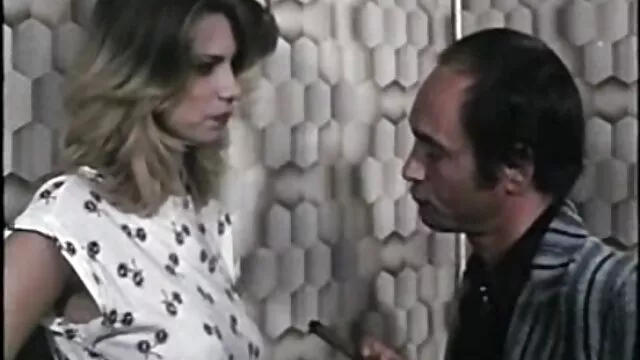 الجنس لا تسجيل  إقناع صديقته أن يمارس اريد فيلم سكسي رومانسي الجنس مع صديق